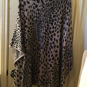 jon & anna New York Accessories - jon & anna New York Animal Print Cape, Faux Fur jon & anna New York Accessories - jon & anna New York Animal Print Cape, Faux Fur